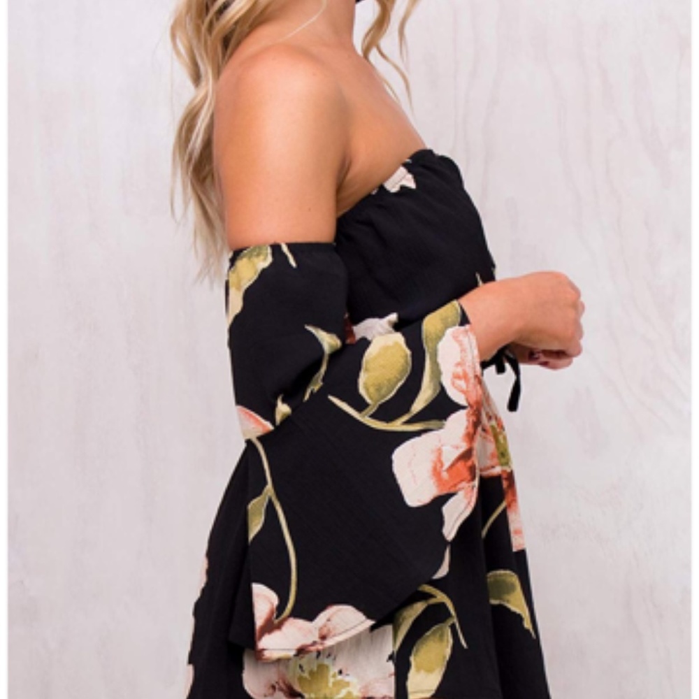 🏆Off Shoulder Floral Romper - Picture 4 of 7